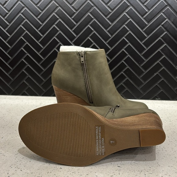 Report Olive Green Heeled Wedge Bootie, Size 7 - Picture 6 of 7